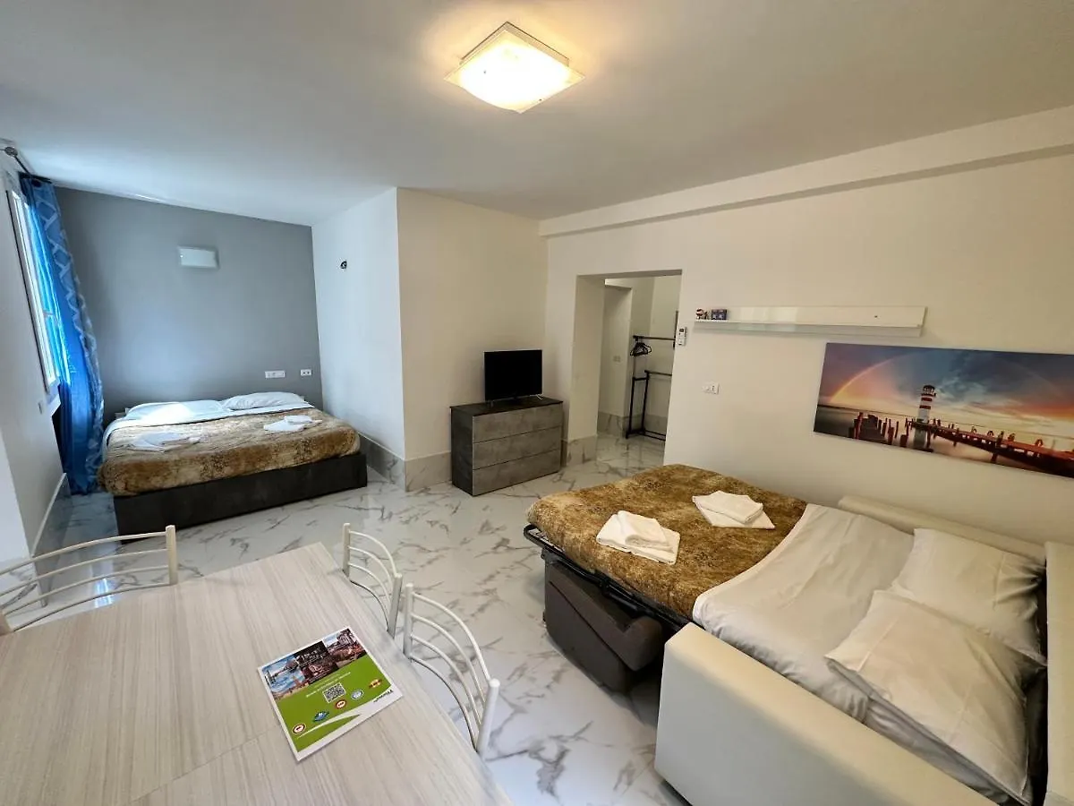 Calle De Le Pazienze Apartments 베니스