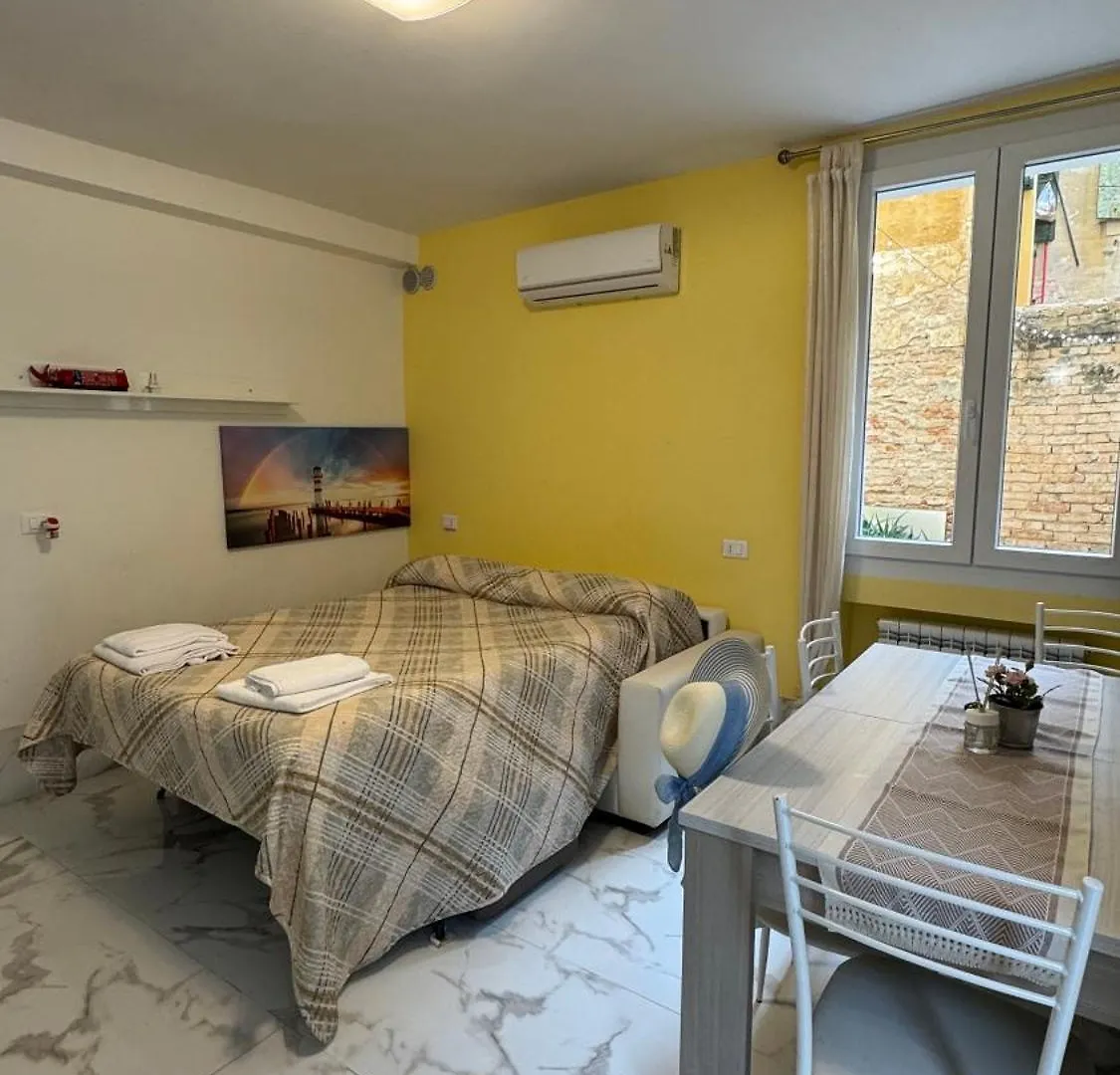 Calle De Le Pazienze Apartments Venice Italy