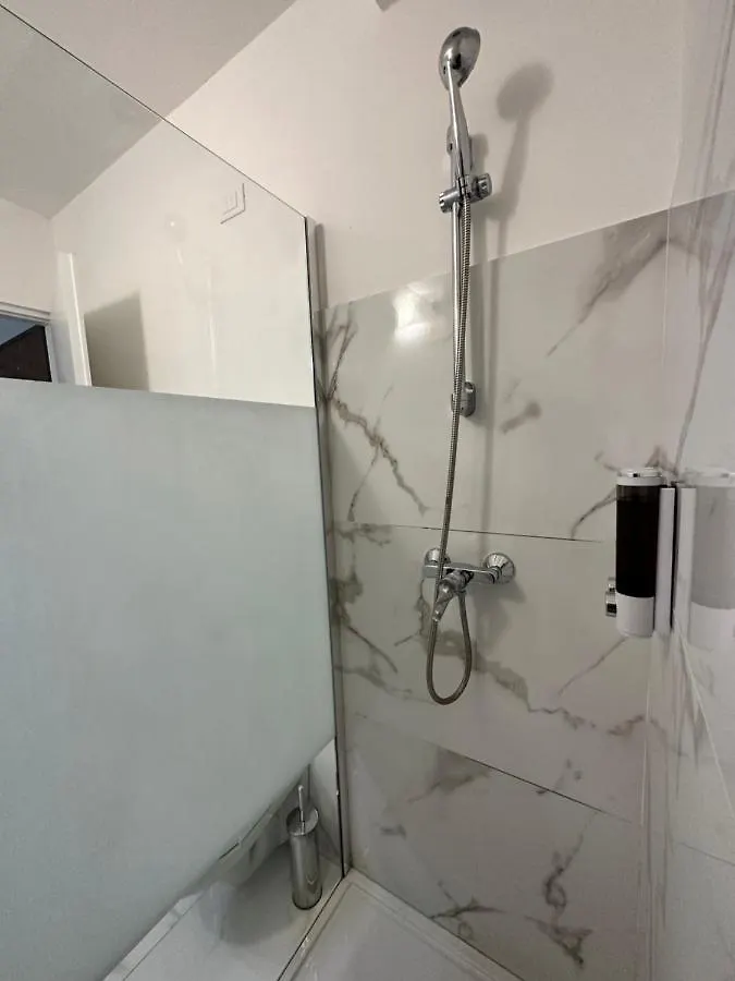 Calle De Le Pazienze Apartments البندقية
